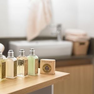 Design Zimmer mit Kingsize-Bett